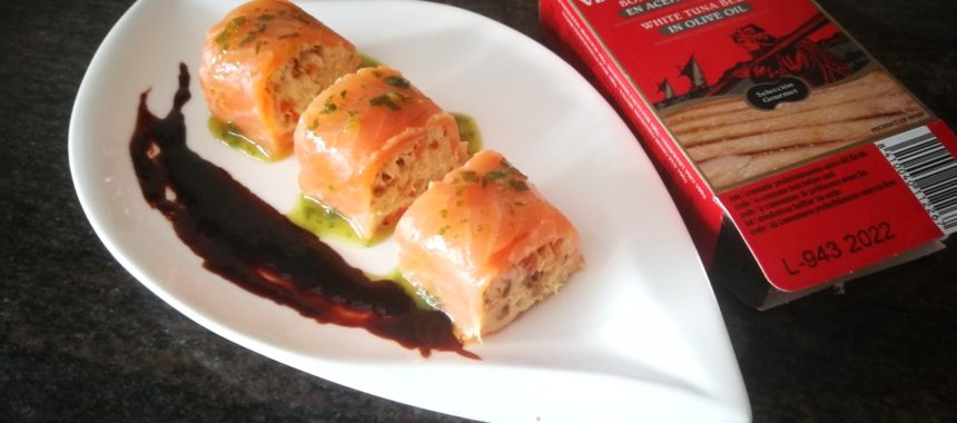 Smoked salmon rolls