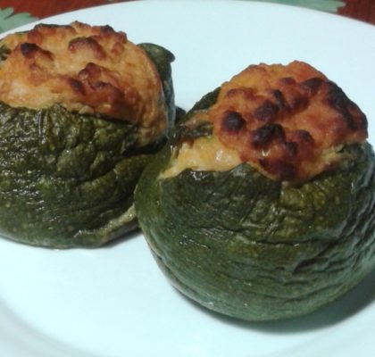 Zucchini stuffed with yellowfin tuna