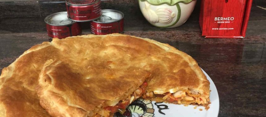 White Tuna in olive oil empanada with filling
