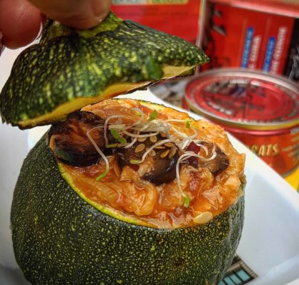 Round zucchini stuffed with White Tuna