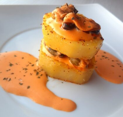 Potatoes with mussels and pickled mayonnaise